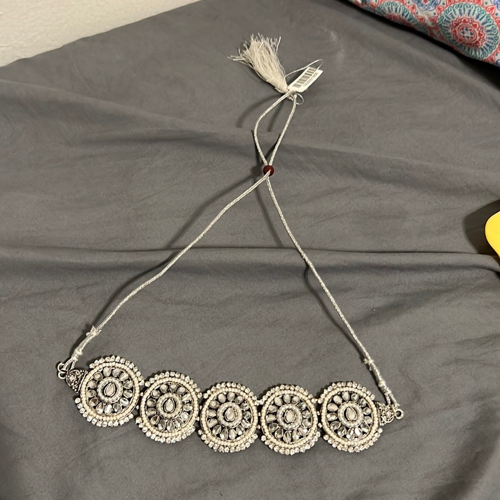 Traditional choker